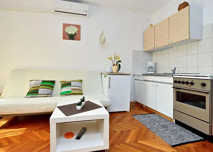 Apartment 1 Bedroom Awesome In
