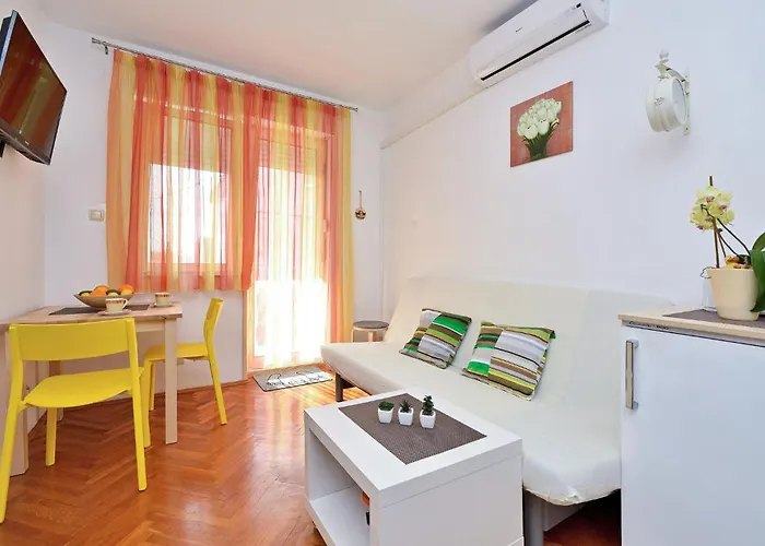 1 Bedroom Awesome In Apartment Zadar